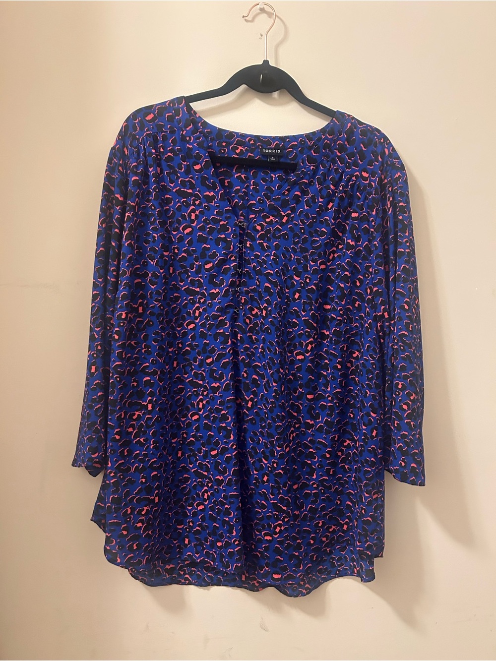 Torrid Blue & Pink Animal Print Scoop Neck Top. Size 3